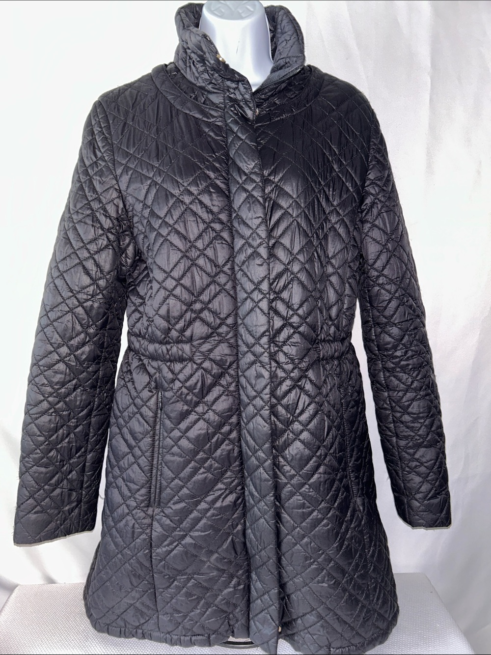 Tahari Women’s Size LargeKnee Length Zip Snap Front Closure Black Puffer Jacket